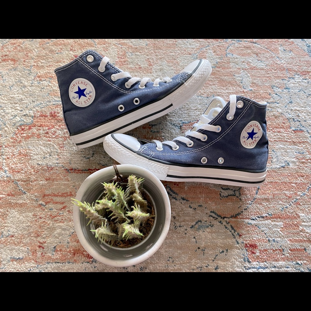 Navy High Top Converse size 3 YOUTH